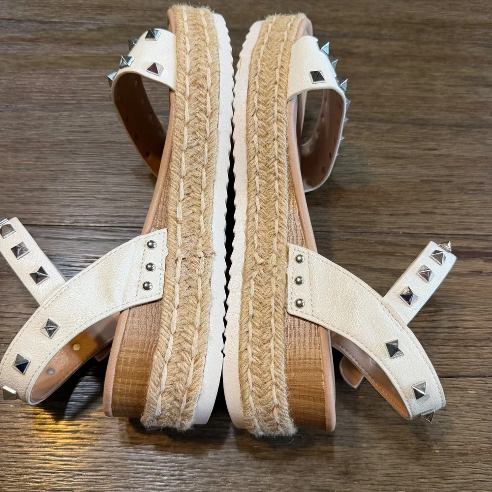 Cushionaire Melissa White Studded Espadrille Platform Wedge Chunky Sandals 10M‎
